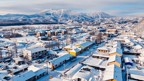 頂流爾濱帶著升級版冰雪大世界回來了。 央視截圖