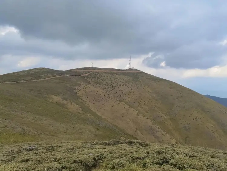 电视台招人守机房，海拔3614米山顶返工，方圆10公里无人住，每月驻山不低于半个月