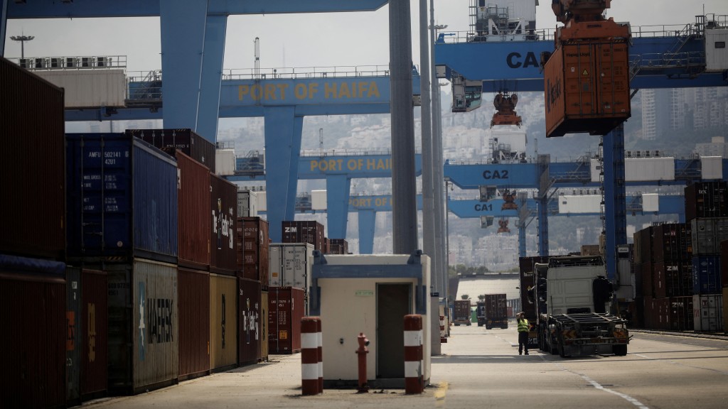 土耳其-以色列主要贸易港口：以色列海法港。 路透社