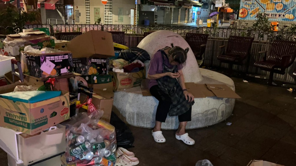 婆婆境況堪憐,有網民發文呼籲街坊關注。 婆婆境況堪憐,有網民發文呼籲街坊關注。