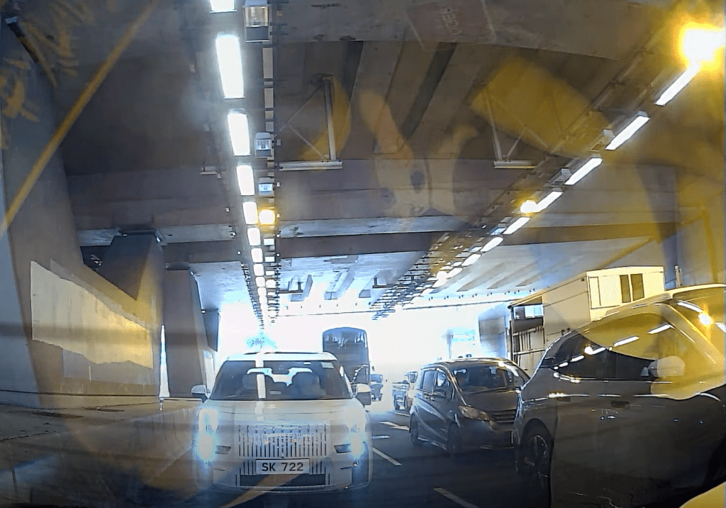 一輛九巴駛至。fb：車cam L（香港群組）