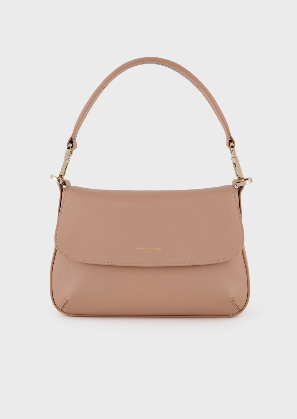 Giorgio Armani La Prima是品牌近季力推手袋之一，換上粉色調Nappa皮革，柔和清新。$17,500