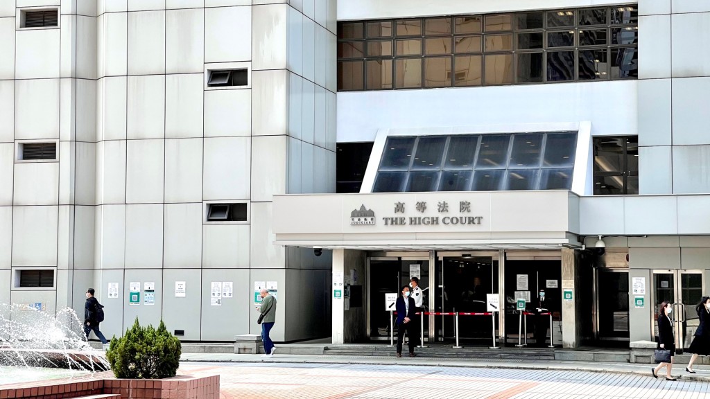 其中一名案發16歲的男子索取勞教中心及教導所報告,案押4月14日作求情及判刑。 資料圖片