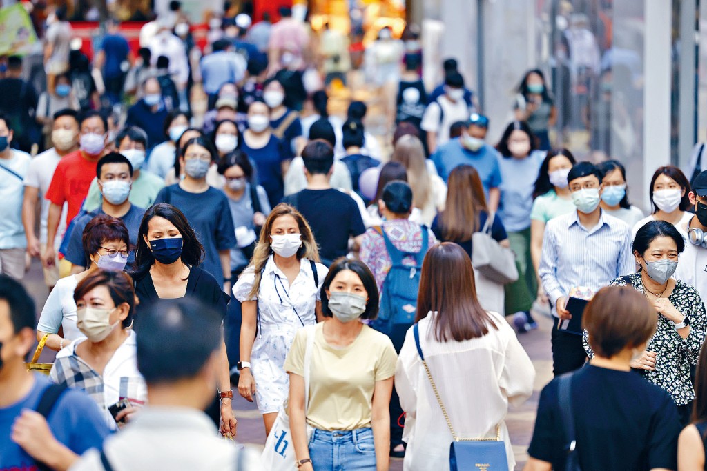 本地疫情復熾，昨日新增九千七百零八宗確診，直逼一萬大關。