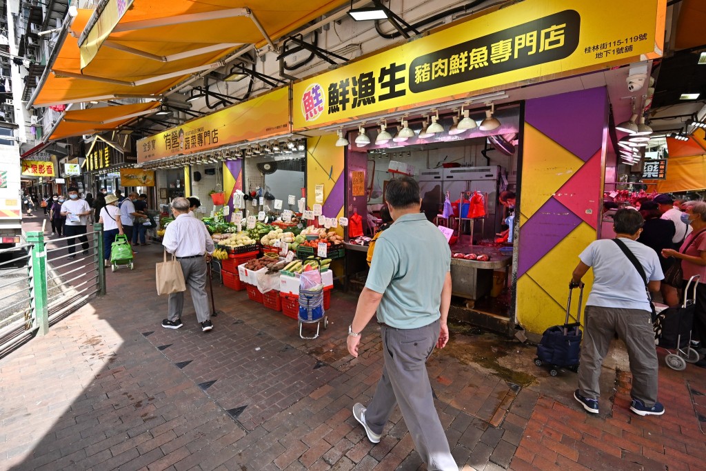 卓永兴曾指深水埗桂林街有店铺阻碍街道，会交部门执法处理。（卓永兴FB图片）