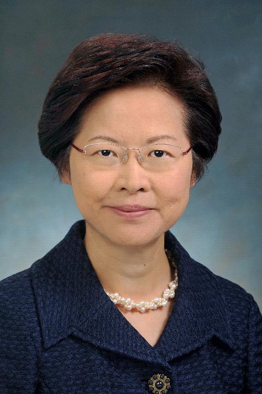 候任行政長官辦公室秘書長丁葉燕薇與林鄭月娥十分相似。資料圖片