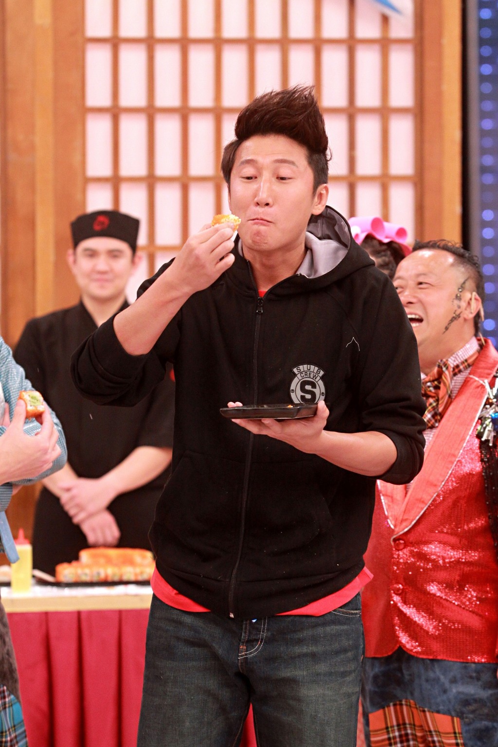 藝人洪天明曾經贏得超過兩萬件花之戀壽司。