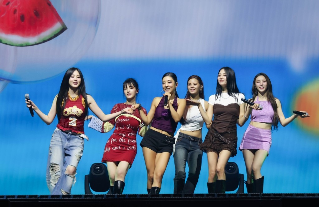 香港是CLC出道11周年巡演的重要一站。 香港是CLC出道11周年巡演的重要一站。