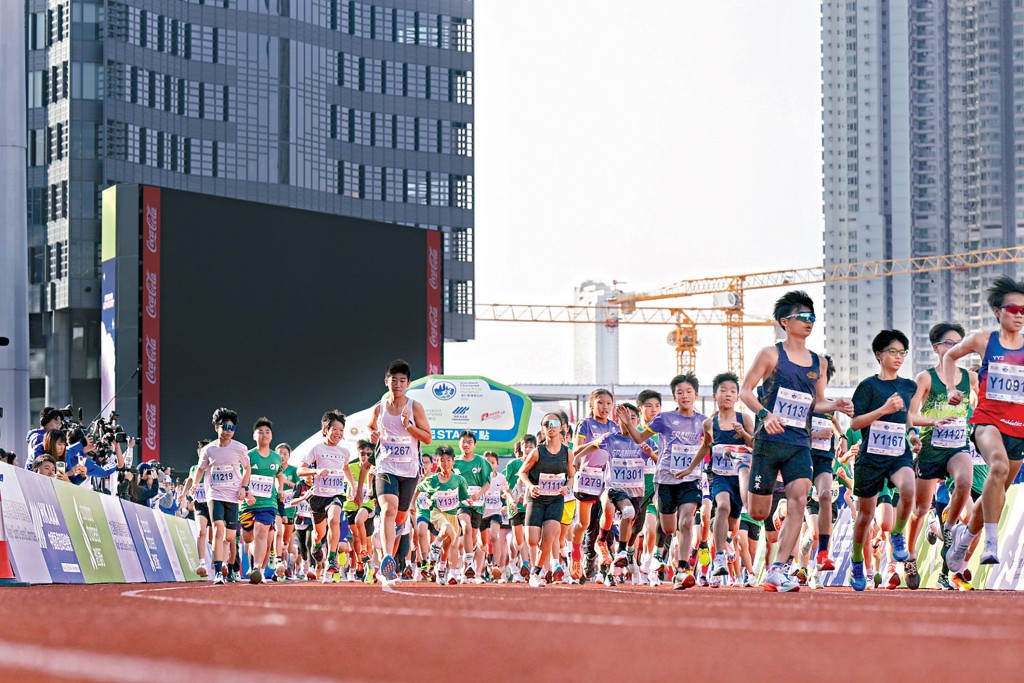 渣馬今年首設「躍動少年跑」，昨率先於啟德體育園開鑼。