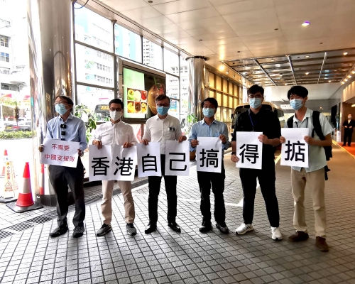 泛民區議員呼籲港府婉拒中國政府支援。