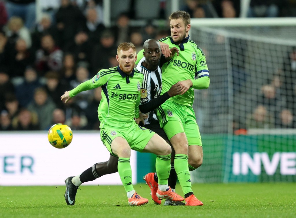 尤尼韦沙首次为纽卡素担正。路透社