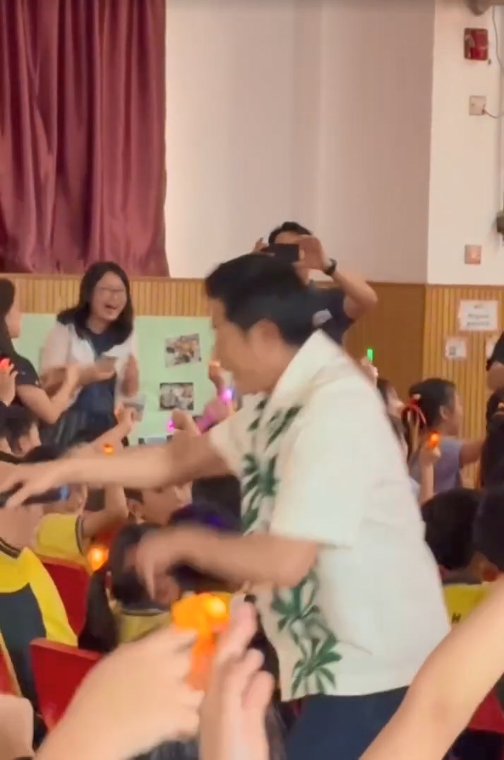 小學生都識唱郭富城代表作《強》。 小學生都識唱郭富城代表作《強》。