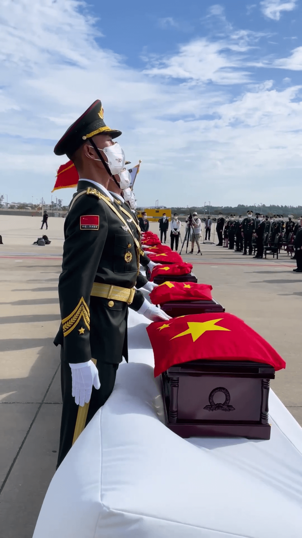 第九批在韓中國人民志願軍烈士遺骸交接儀式在韓國仁川舉行。