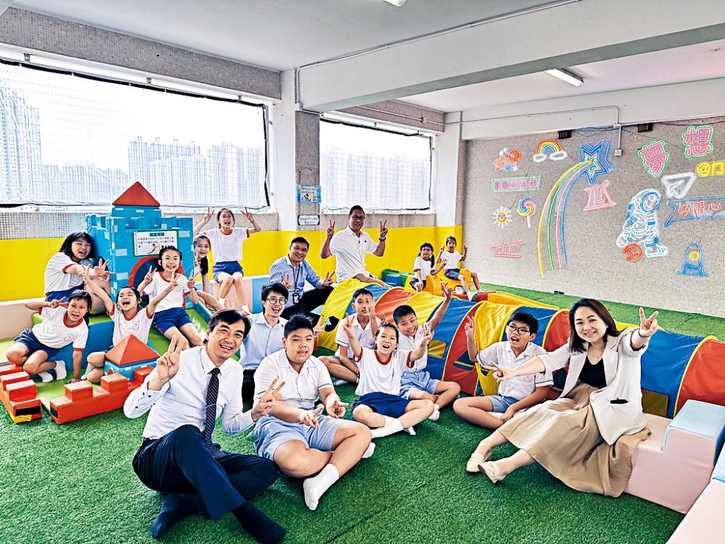 香海正覺蓮社佛教黃藻森學校將荒廢天台，改造成「夢幻樂園」，營造愉快學習的校園環境。