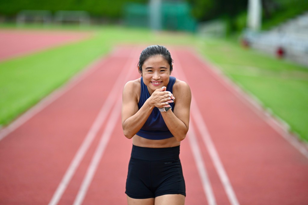 俞雅欣每逄大賽時都會有這個「魚」的手勢，因跟自己姓氏同音。蘇正謙攝