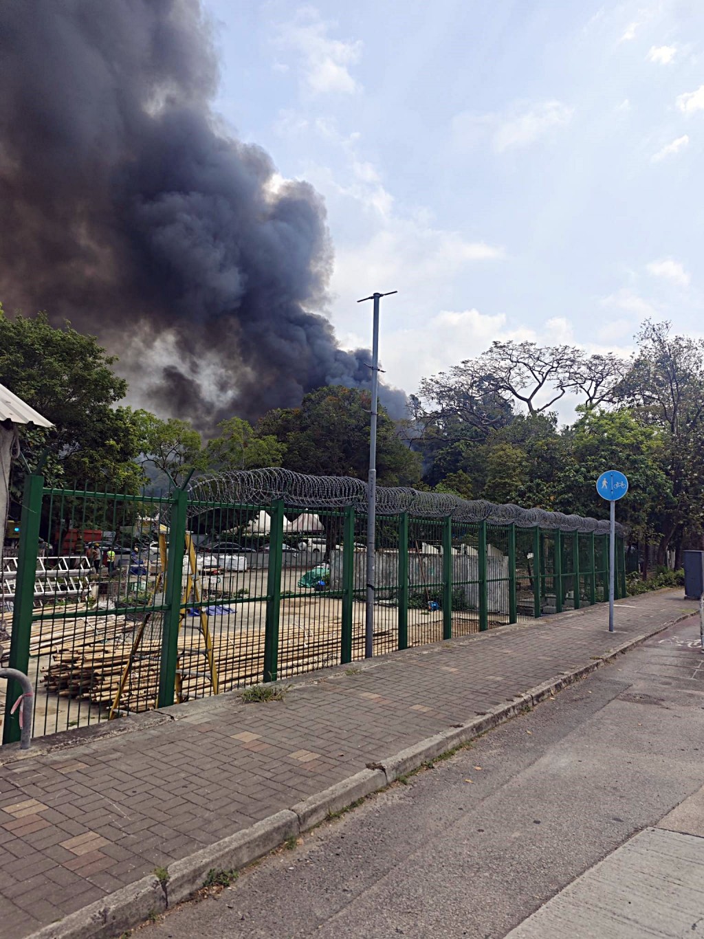 大埔工業邨 一回收場爆炸。fb:大埔 TAI PO 大埔工業邨 一回收場爆炸。fb:大埔 TAI PO