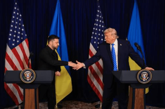 泽连斯基周二透露，乌方正积极与美国总统特朗普及其欧洲盟友讨论，向乌克兰派驻美军的可能性。法新社