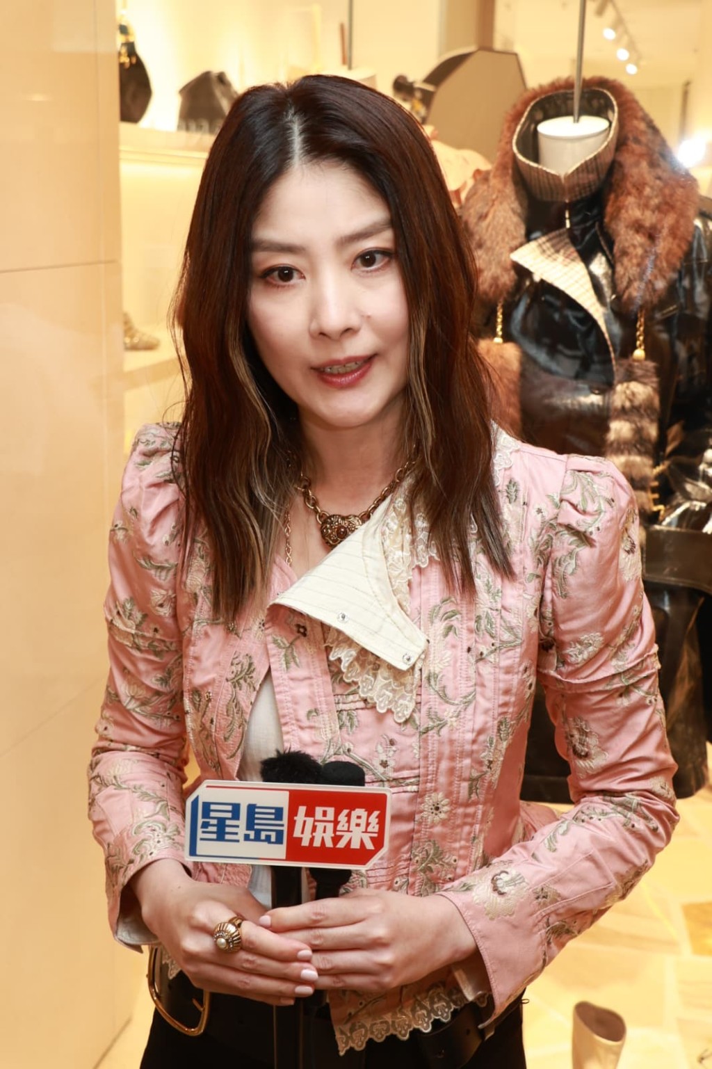 Kelly出席在金鐘舉行國際時尚手袋品牌宣傳活動。 Kelly出席在金鐘舉行國際時尚手袋品牌宣傳活動。