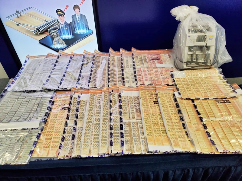 警方在行動中檢取超過150萬元現金。