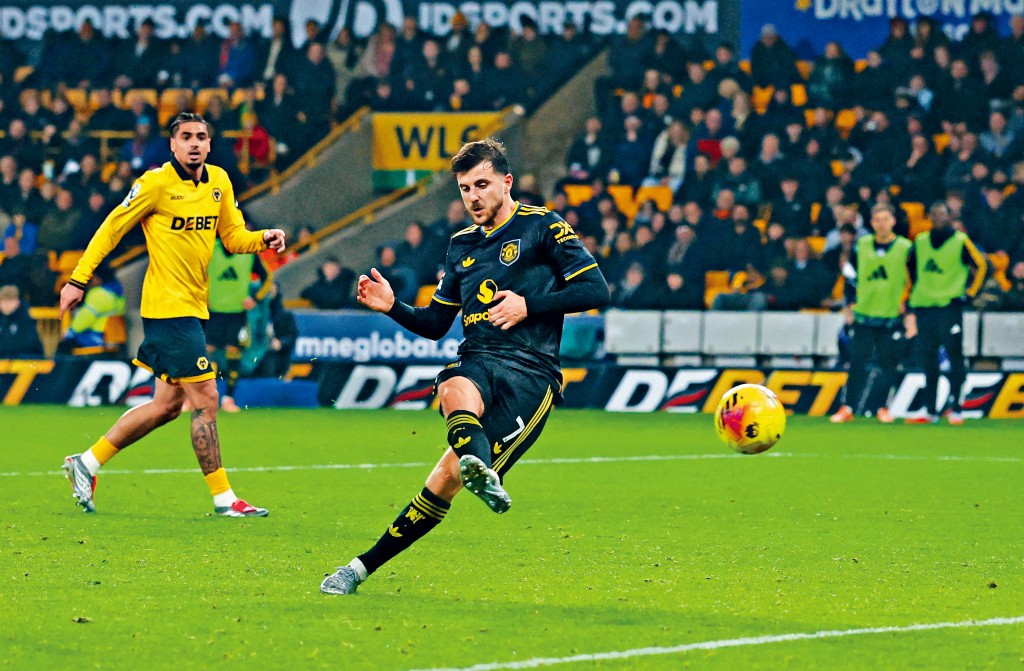 美臣蒙特接應般奴費南迪斯的妙傳射入。