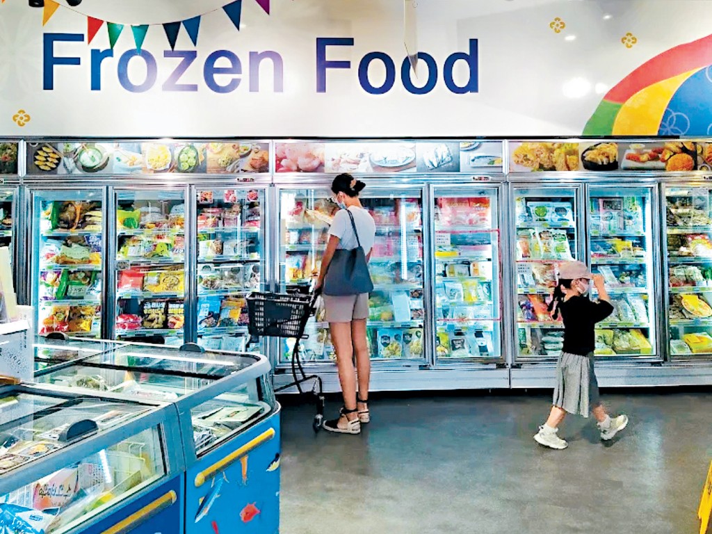 本港不少食肆將毫子以「四捨五入」計算收費,近日有關現象更擴展至連鎖零售店。
