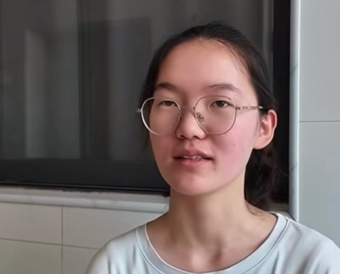 韩雅平苦学获高分的故事，在网络上成为佳话。
