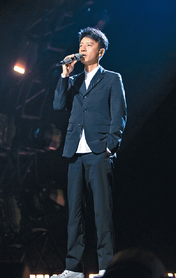 ■克勤笑言被隊友看着獻唱，令他覺得有點緊張。
