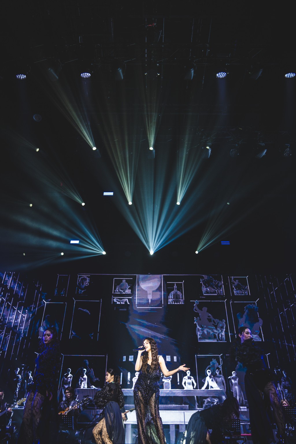 Kay希望自己的歌,能繼續陪伴、支持與鼓勵歌迷。 Kay希望自己的歌,能繼續陪伴、支持與鼓勵歌迷。