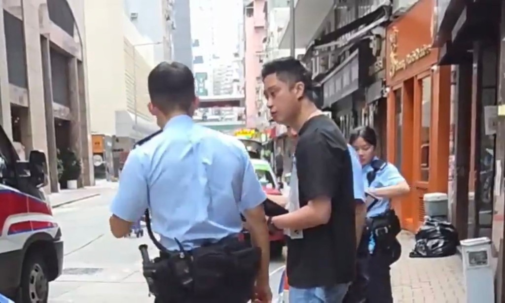 警員到場調查。 警員到場調查。