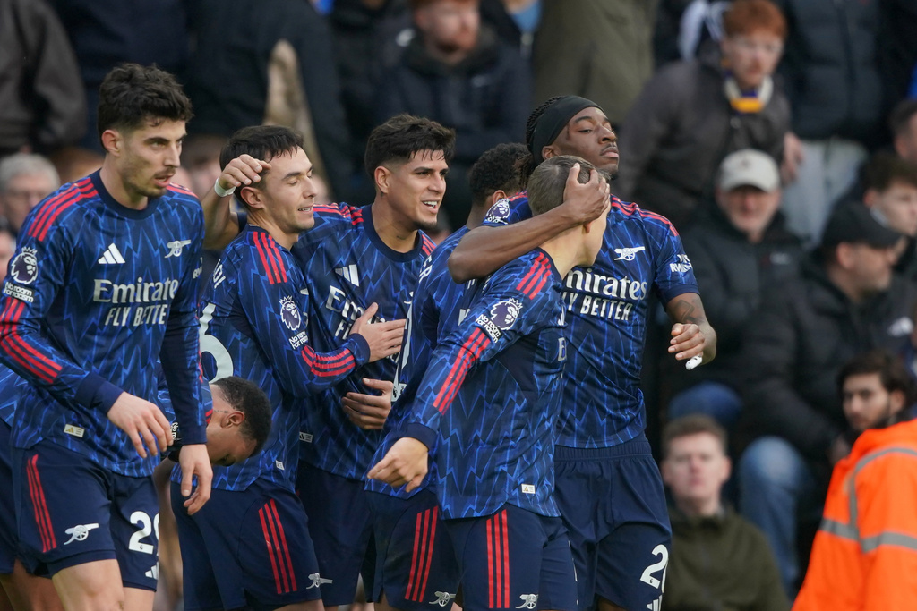 阿仙奴對列斯聯。美聯社 阿仙奴對列斯聯。美聯社