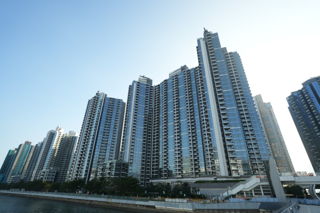 DOUBLE COAST I於過去的周末連沽3伙,銷情不俗。 DOUBLE COAST I於過去的周末連沽3伙,銷情不俗。