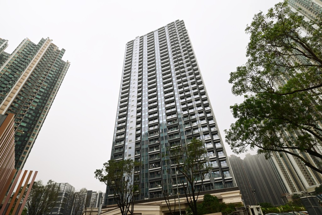 九建旗下將軍澳海茵莊園今日再錄得「一客七食」成交個案，單日套現逾3,800萬元。