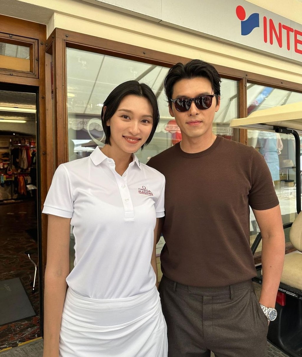 王丹妮与韩国男神玄彬在《爱的迫降》瑞士取景地相遇。
