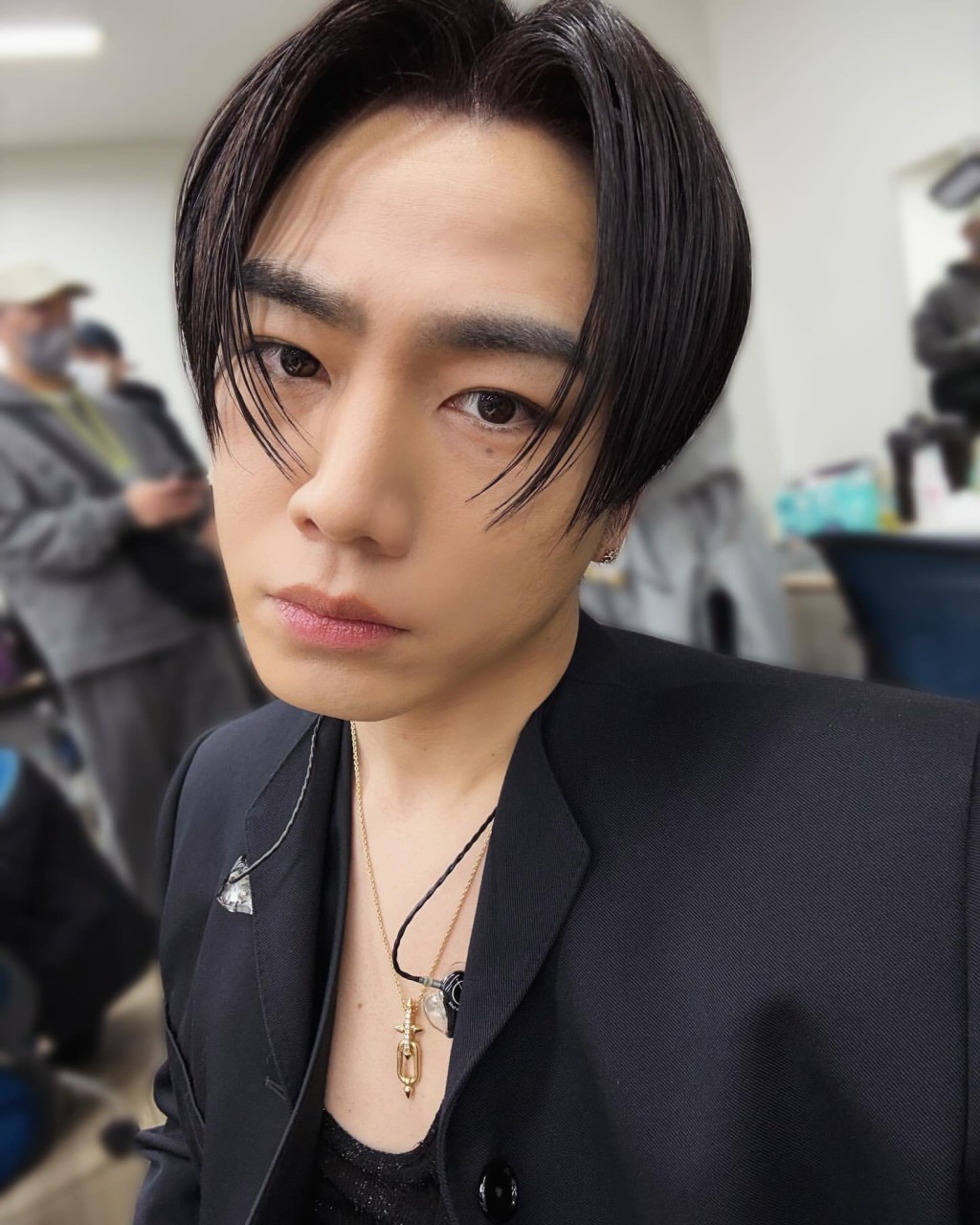 ØMI原名登坂廣臣，在三代目J Soul Brothers擔任主音。