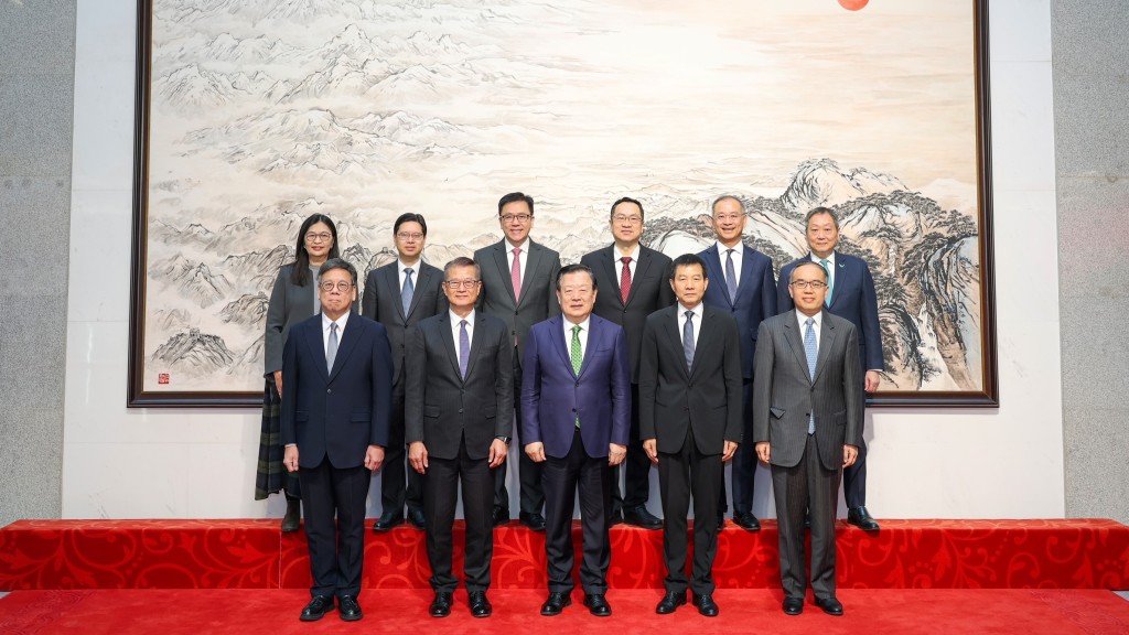 中央港澳工作辦公室主任、國務院港澳事務辦公室主任夏寶龍會見陳茂波一行。政府新聞處