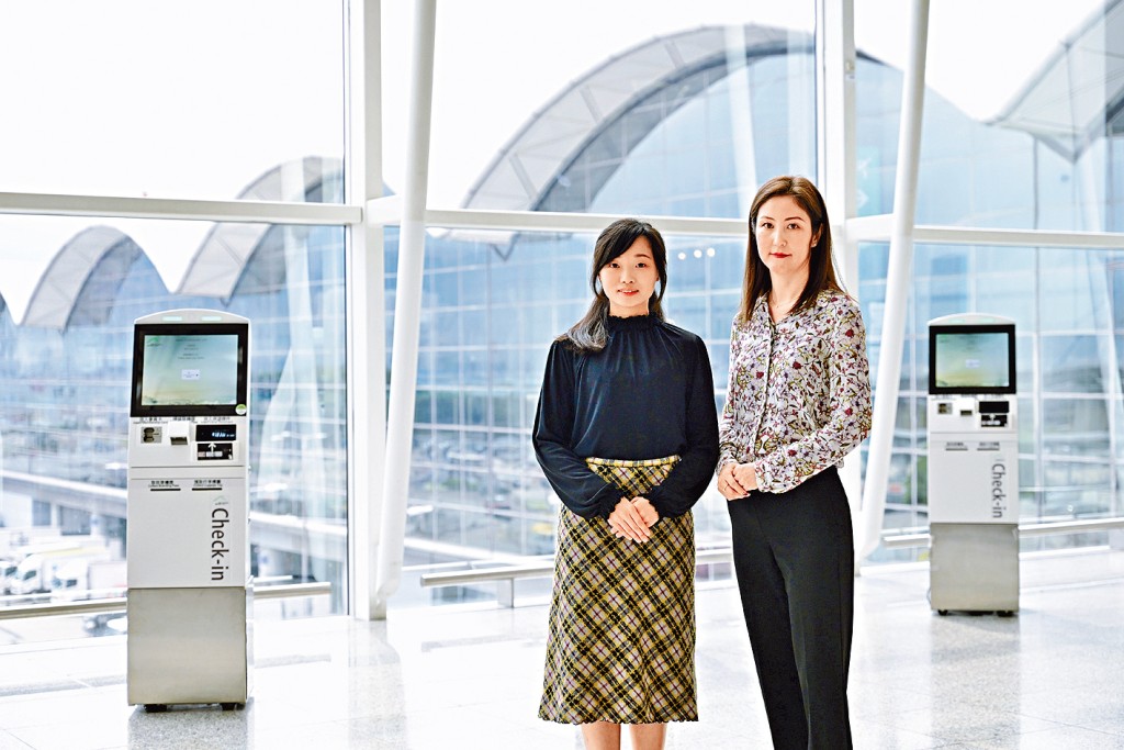 吳雪藍、吾拉孜·瑪依拉透過機管局的「搶人才」計劃加入機場工作。