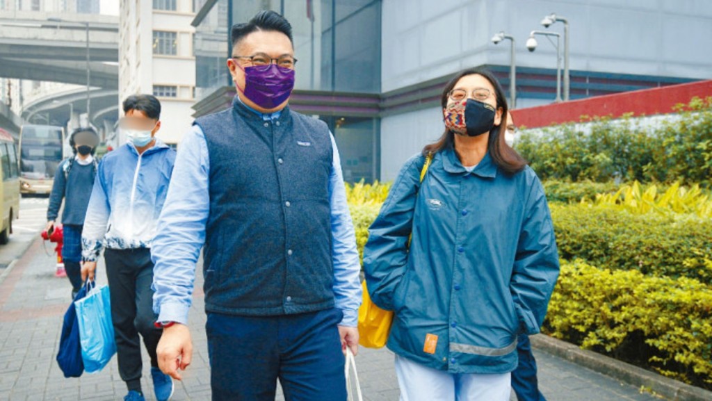 兩被告趙寶琴(右)及王振霖。資料圖片
