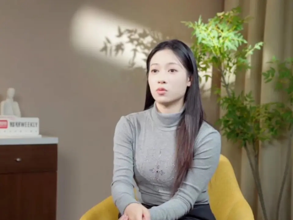 吴柳芳接受《凤凰周刊》专访，首度剖白直播跳“擦边舞”原因。 凤凰周刊