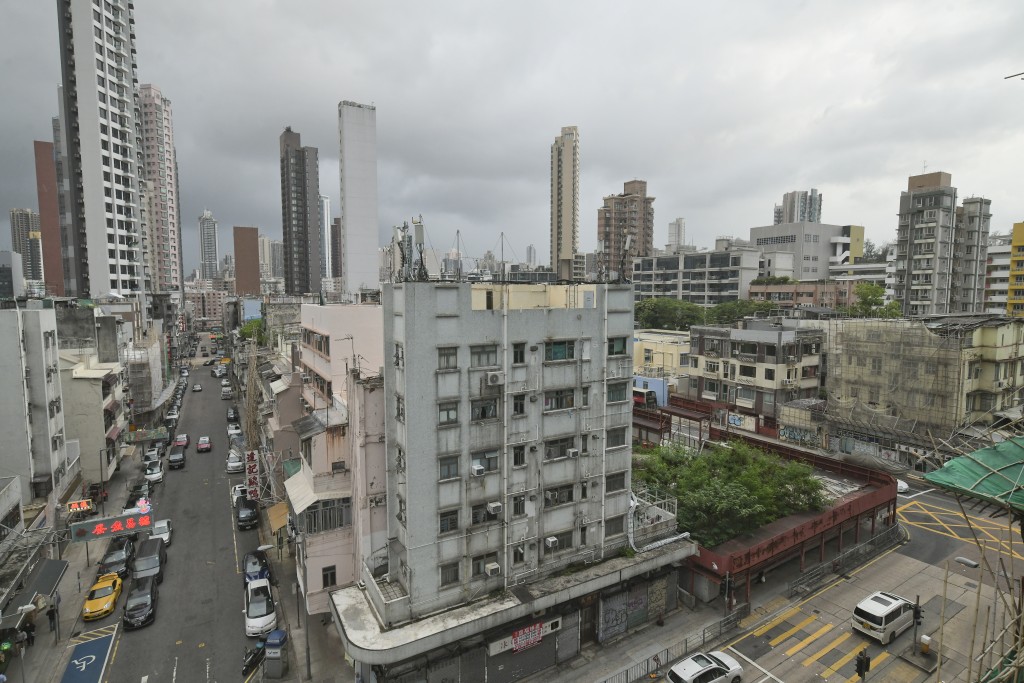 今次在「龍城」區試行「聯廈聯管」，參與的樓宇數目雖然不多，但仍吸引了15間在市場上擁有豐富物管經驗。資料圖片