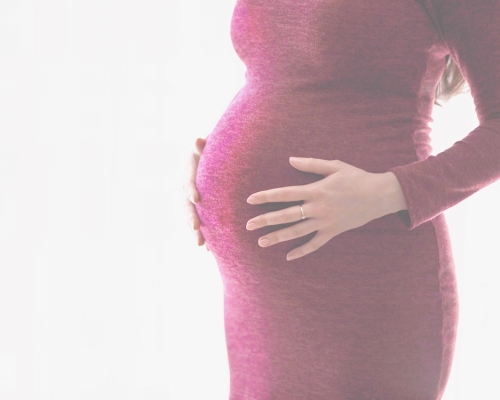 以色列一名孕婦於懷孕36周時確診新冠肺炎。unsplash示意圖