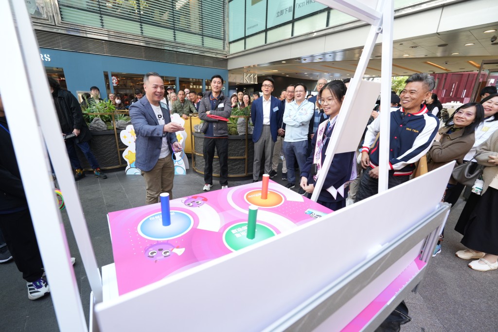 場內設有多個由防騙領袖生營運的趣味攤位。