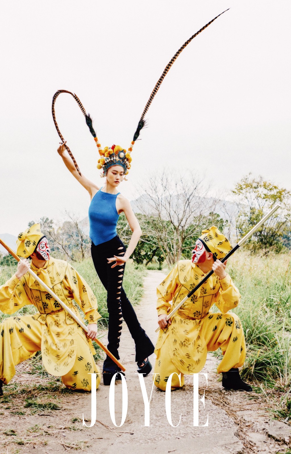 中西文化與現代時尚和諧融入宣傳照畫面，絕無諱和感。