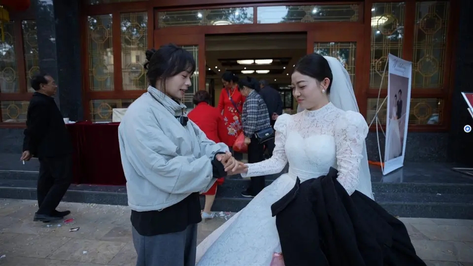 宣宣一年跑百場婚宴討剩餸。