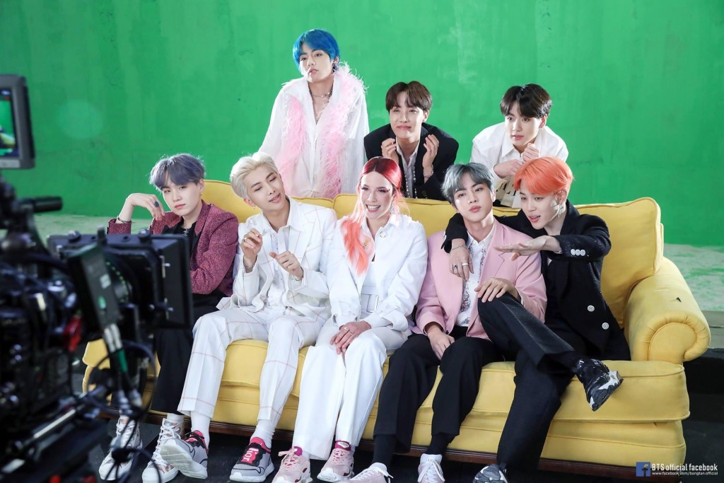 19年，Halsey飛去韓國同BTS拍攝《Boy With Luv》MV。 