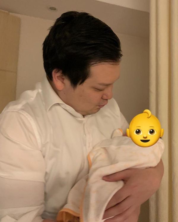 前年兩夫妻一索得男。