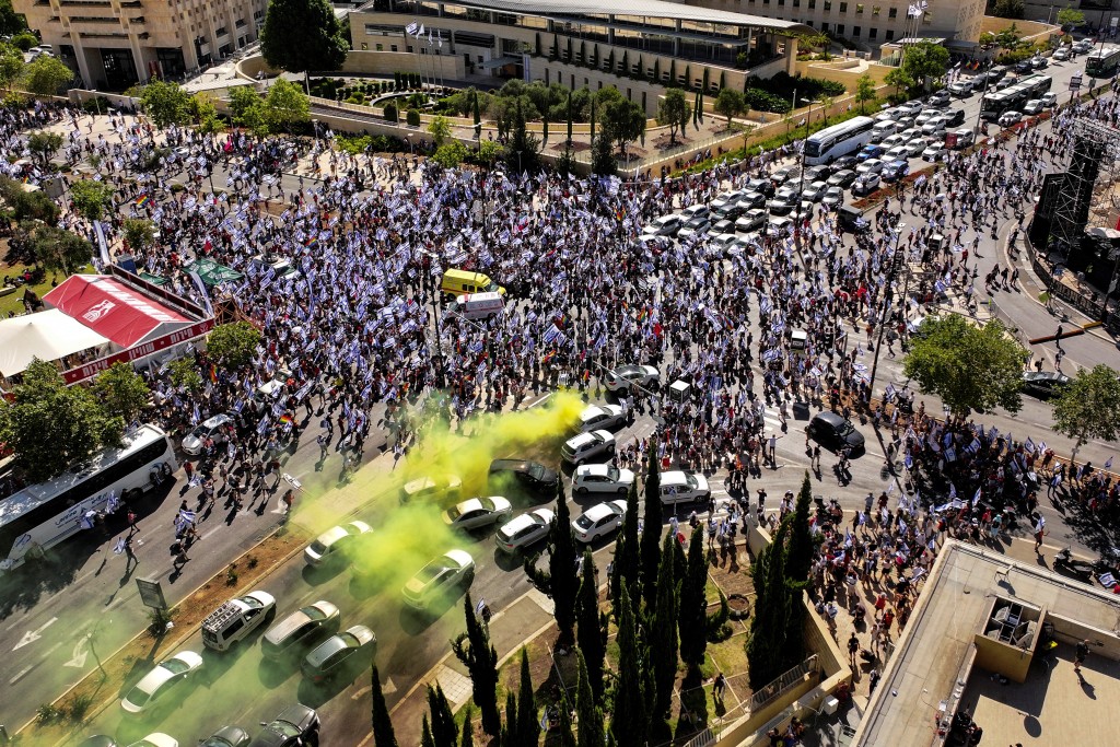 司法改革方案引發以色列大規模示威。(路透社)