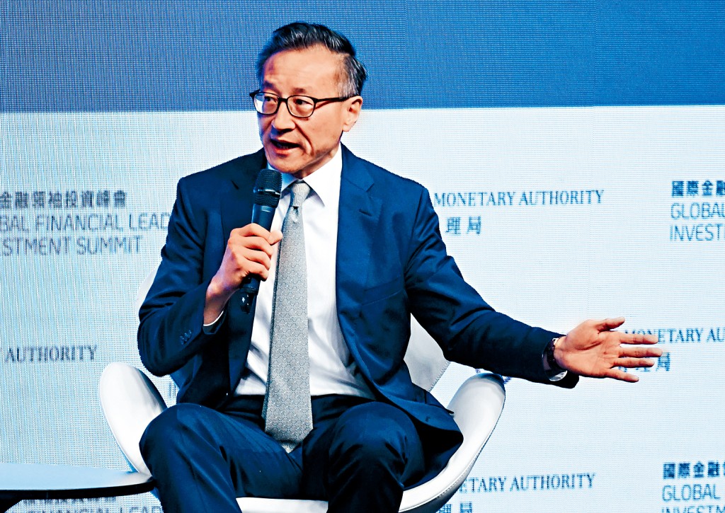 阿里巴巴主席蔡崇信昨天在公開場合確認蘋果與阿里巴巴（9988）合作。