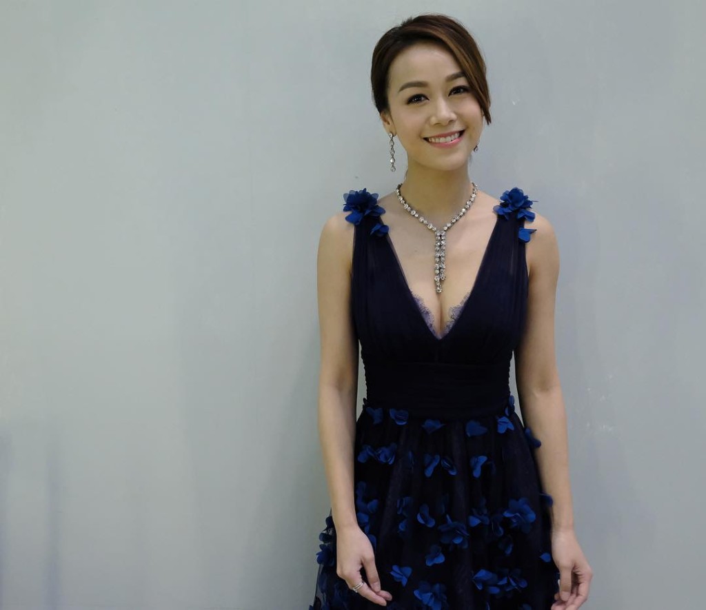 黄心颖是2012年香港小姐亚军。