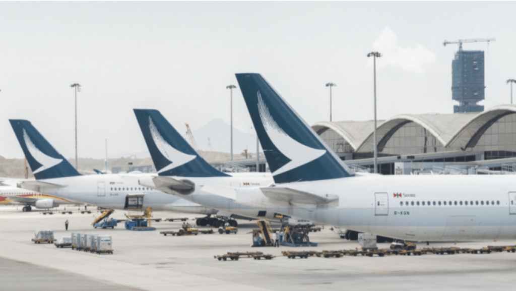 國泰客機馬尼拉機場疑誤闖跑道 另一國泰客機及時復飛避禍。資料圖片