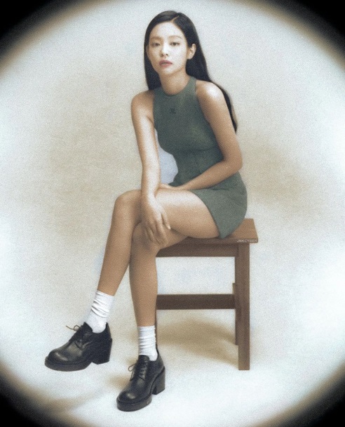公司的官方IG已上載了一系列的Jennie官方美照，與粉絲分享。
